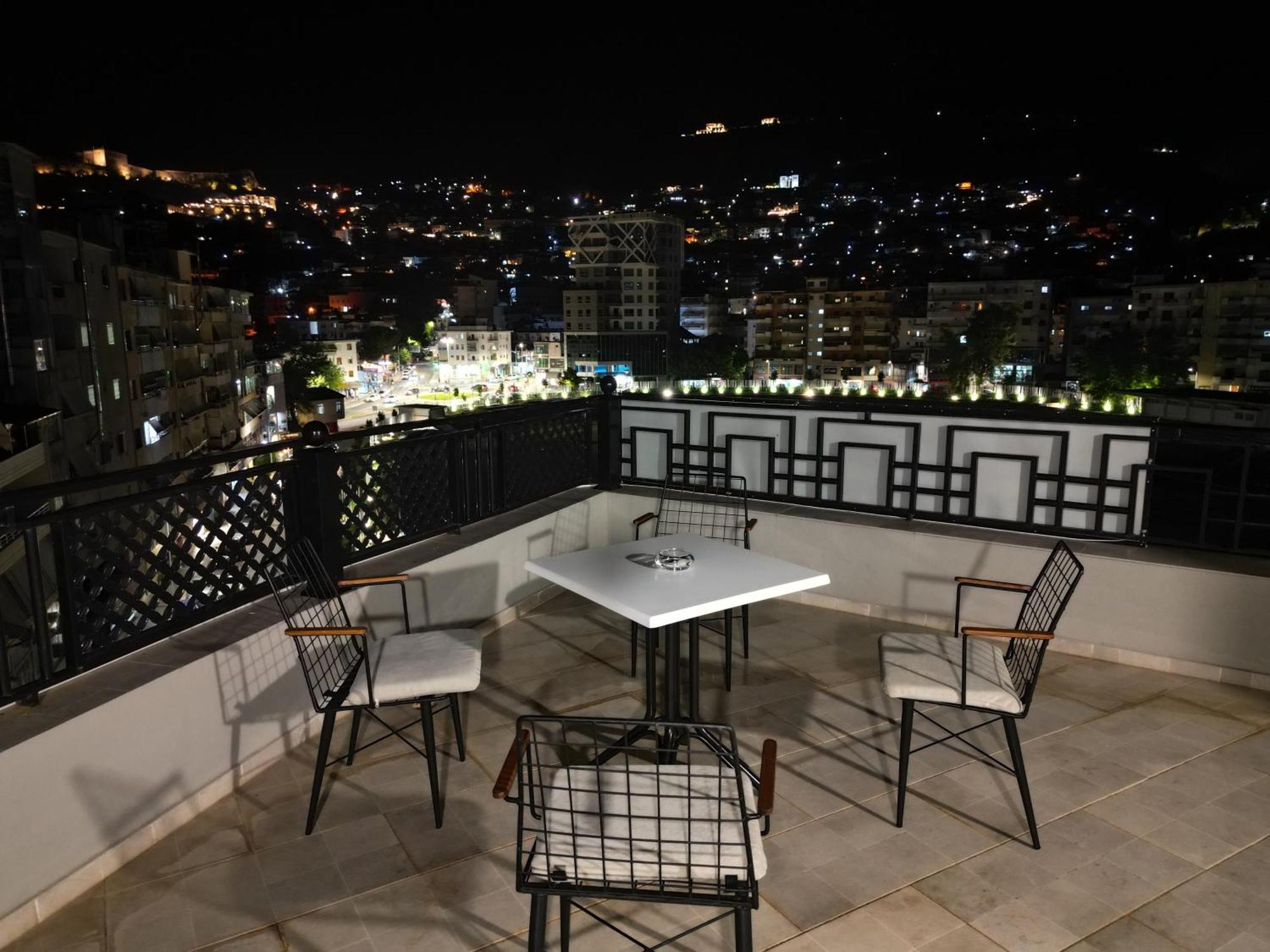 Rs Skendo Apartments Gjirokastër Dış mekan fotoğraf